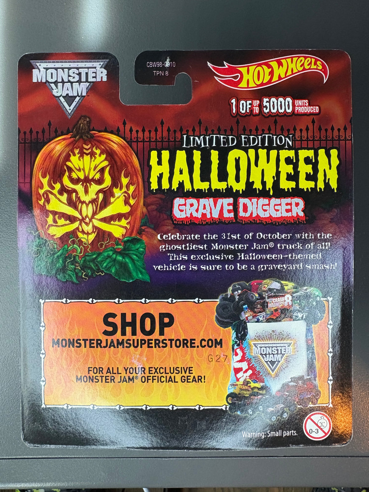 GRAVE DIGGER HALLOWEEN HOT WHEELS EXCLUSIVE - 1:64 SCALE - LIMITED EDITION 1 OF 5000