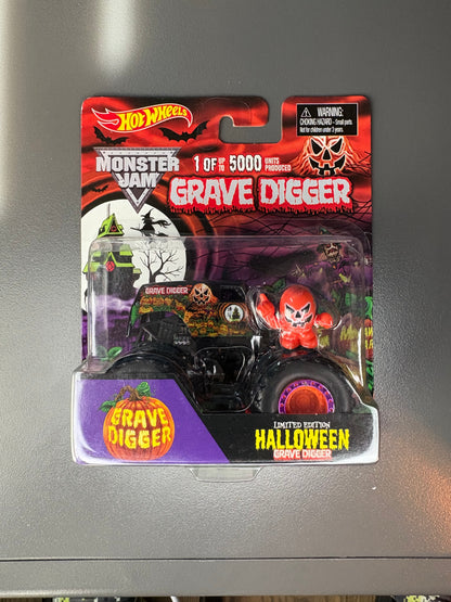 GRAVE DIGGER HALLOWEEN HOT WHEELS EXCLUSIVE - 1:64 SCALE - LIMITED EDITION 1 OF 5000 - BUBBLE DAMAGED