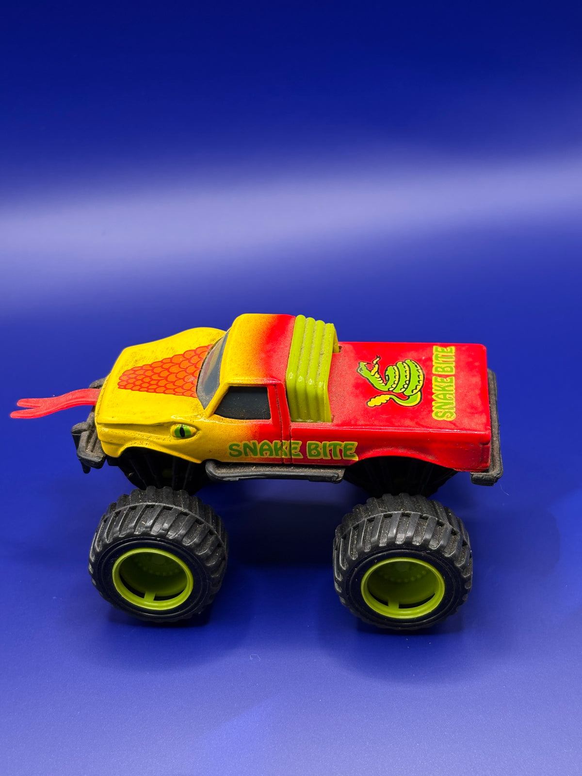 SNAKE BITE HOTWHEELS - 1991 - MONSTER TRUCK - 1:64