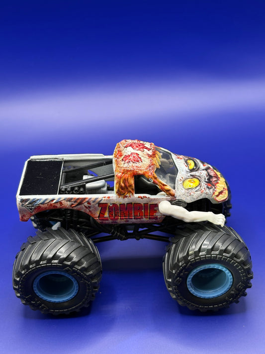 RARE - PLAYSET EXCLUSIVE - MONSTER JAM ZOMBIE BLUE RIMS - 1:64 SCALE - MINT