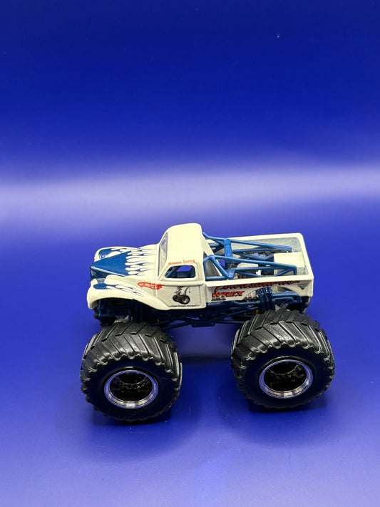 MONSTER JAM - TOWASAURUS WREX - HOT WHEELS - RARE - 1:64 SCALE